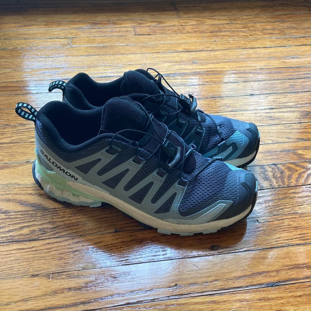 Salomon Women's Size 8 Trail Runners XA PRO 3D V9
